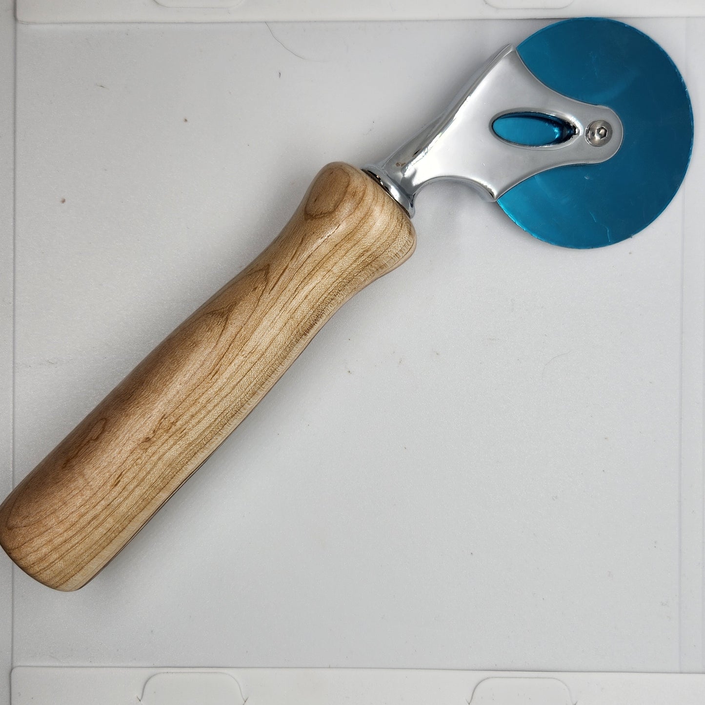Pizza Cutter - Tamarind